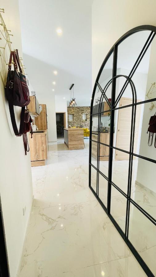 Sakina Appartement En Bord De Sorgue フォンテーヌ・ド・ボークリューズ エクステリア 写真